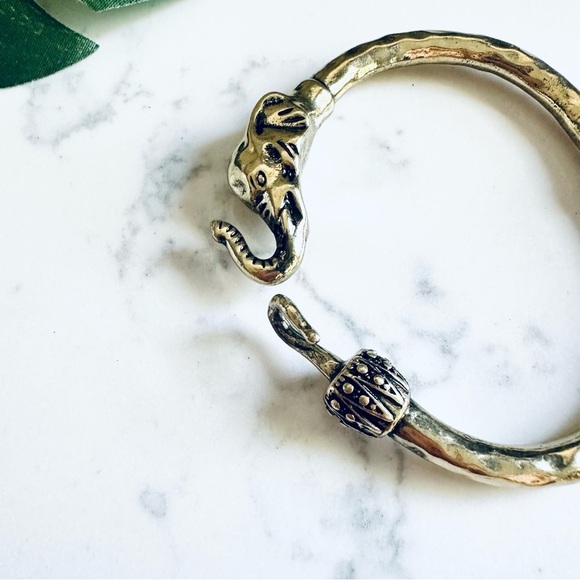 2/$30🌵 Brass Look Elephant Bracelet Trunk Hook Hinged NEW African Safari Indian - Picture 9 of 10
